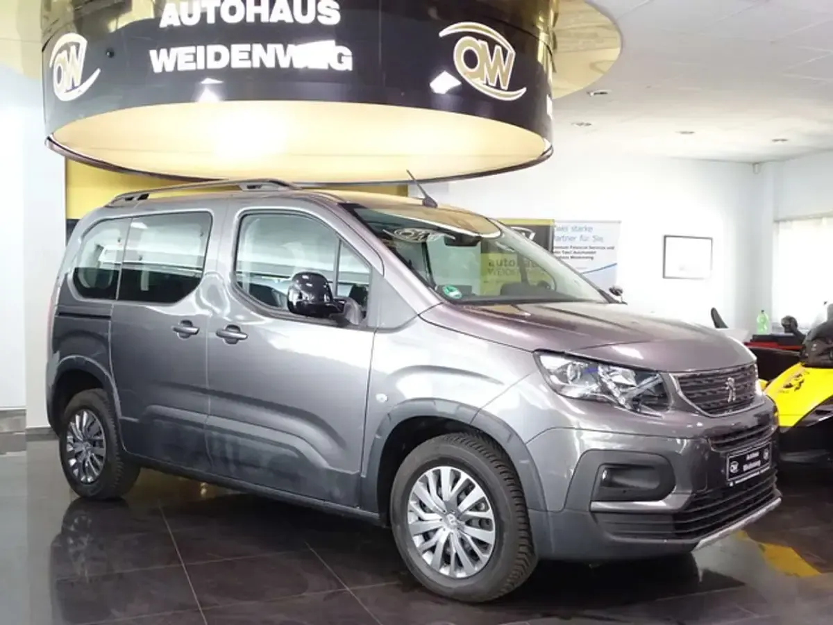 Gebraucht Peugeot Rifter Allure 102 PS (75 kW) 2023 Grau Van / Kleinbus