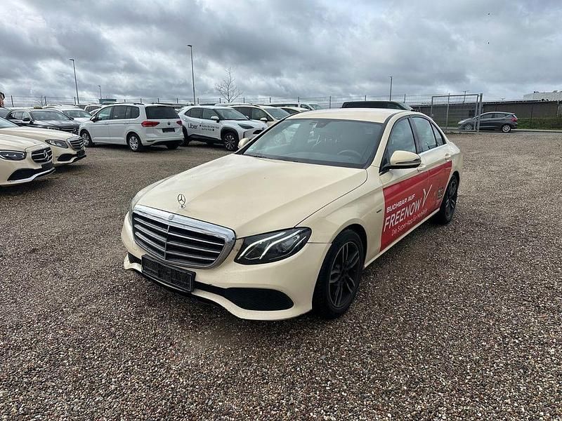 Gebraucht Mercedes E200 150 PS (110 kW) 2018 Beige Limousine