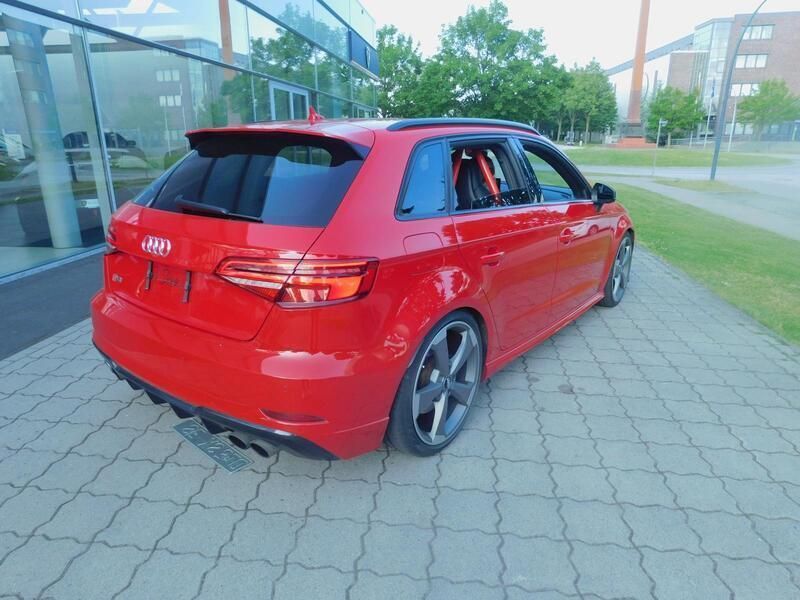 Rot Gebraucht 2018 Audi S3 Sportback Performance Kombi | 25.999 € (Teuer) - Bild 1/4