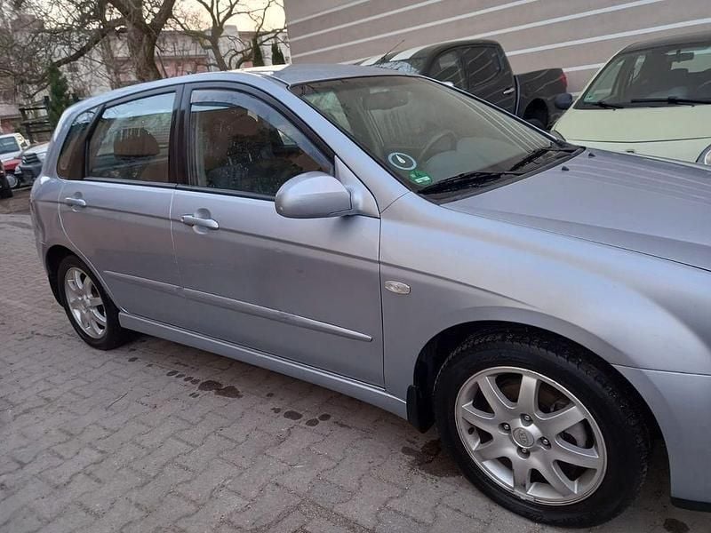 Gebraucht Kia Cerato 143 PS (105 kW) 2006 Blau Limousine