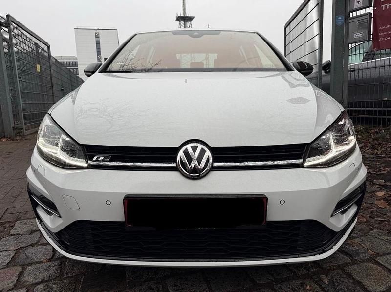 Gebraucht VW Golf VII Highline 150 PS (110 kW) 2019 Weiß Limousine