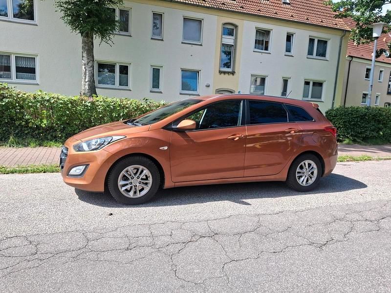 Orange Gebraucht 2016 Hyundai i30 Kombi | 8.000 € (Fairer Preis) - Bild 1/4