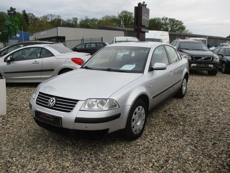 Silber Gebraucht 2002 VW Passat Basis Limousine | 1.999 € (Fairer Preis) - Bild 1/4