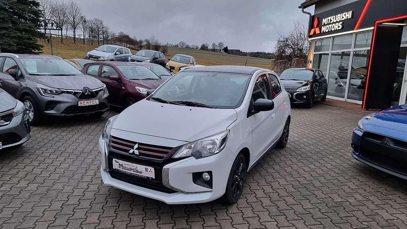 Titanweiß/pianoschwarz Neu 2025 Mitsubishi Space Star Select+ Limousine | 16.990 € - Bild 1/4