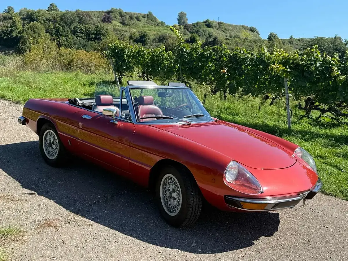 Gebraucht Alfa Romeo Spider Veloce 126 PS (92 kW) 1982 Rot Cabrio