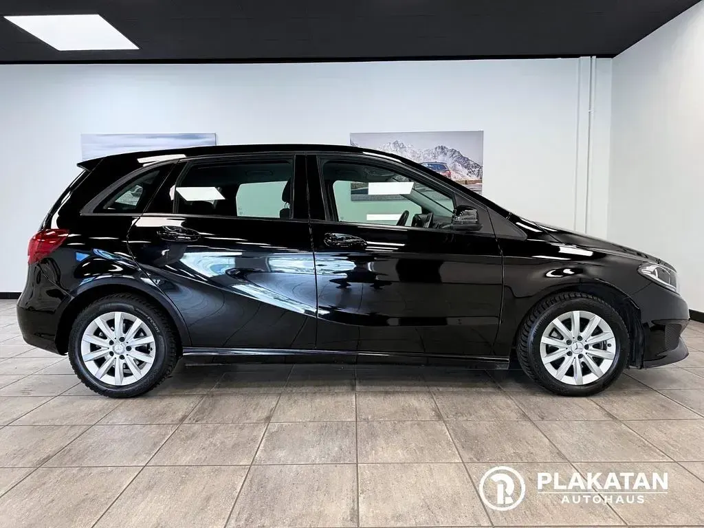 Gebraucht Mercedes B200 136 PS (100 kW) 2015 Schwarz Kleinwagen