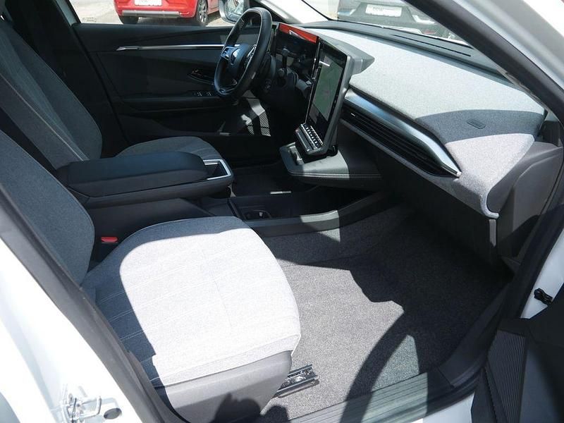 Gebraucht Renault Megane E-Tech Evolution 160 kW (218 PS) 2022 Weiß Limousine