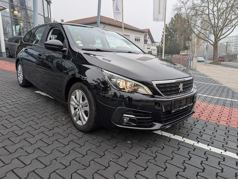 Gebraucht Peugeot 308 SW Active 131 PS (96 kW) 2020 Schwarz (schwarz perla nera) Kombi