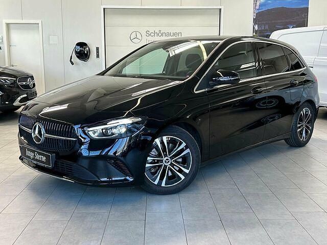 Schwarz Gebraucht 2023 Mercedes B220 Progressive Van / Kleinbus | 37.480 € (Fairer Preis) - Bild 1/2