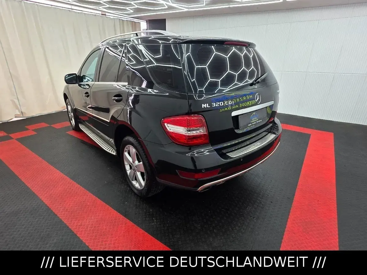 Gebraucht Mercedes ML320 Sport 224 PS (164 kW) 2009 Schwarz SUV