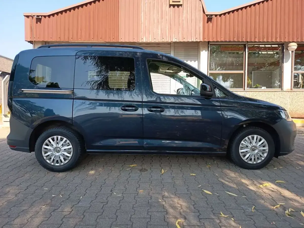 Gebraucht VW Caddy 102 PS (75 kW) 2022 Starlight blue Van / Kleinbus