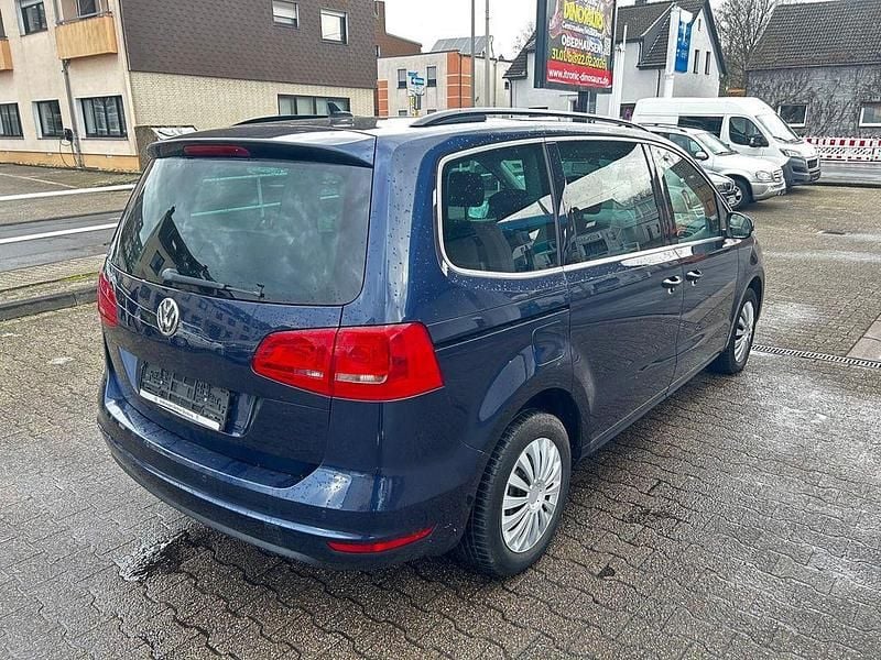 Gebraucht VW Sharan Comfortline 150 PS (110 kW) 2015 Blau Van / Kleinbus