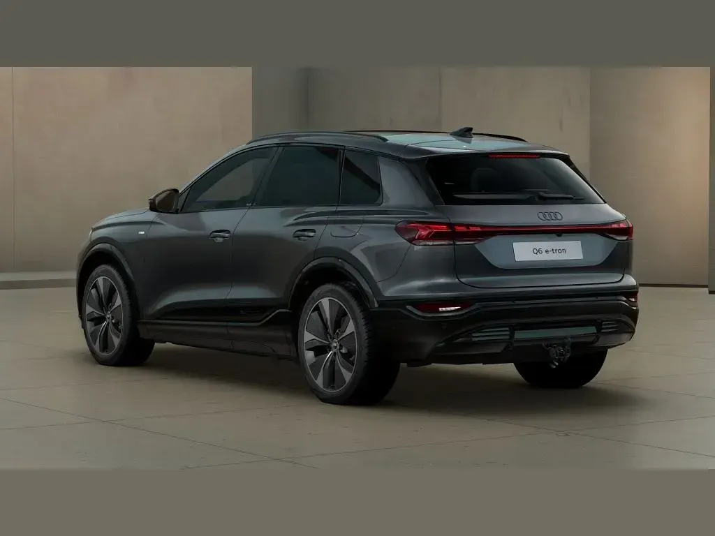 Neu Audi Q6 e-tron Performance 225 kW (306 PS) 2026 Grau SUV