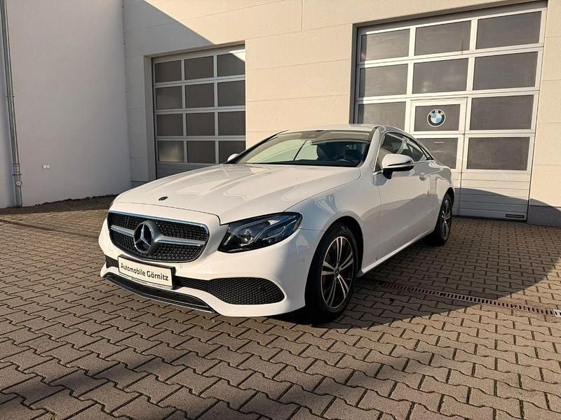 Polarweiss unilack Gebraucht 2018 Mercedes E200 Coupé | 28.890 € (Fairer Preis) - Bild 1/4