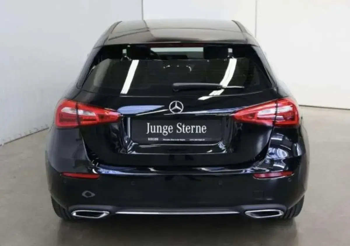 Gebraucht Mercedes A200 163 PS (119 kW) 2018 Schwarz Kleinwagen