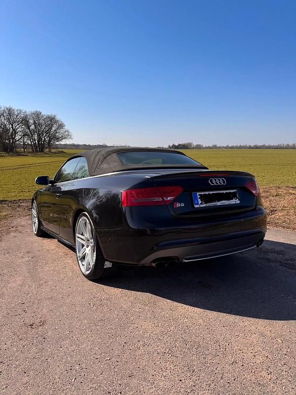 Second-hand Audi S5 333 CP (244 kW) 2010 Negru Coupe