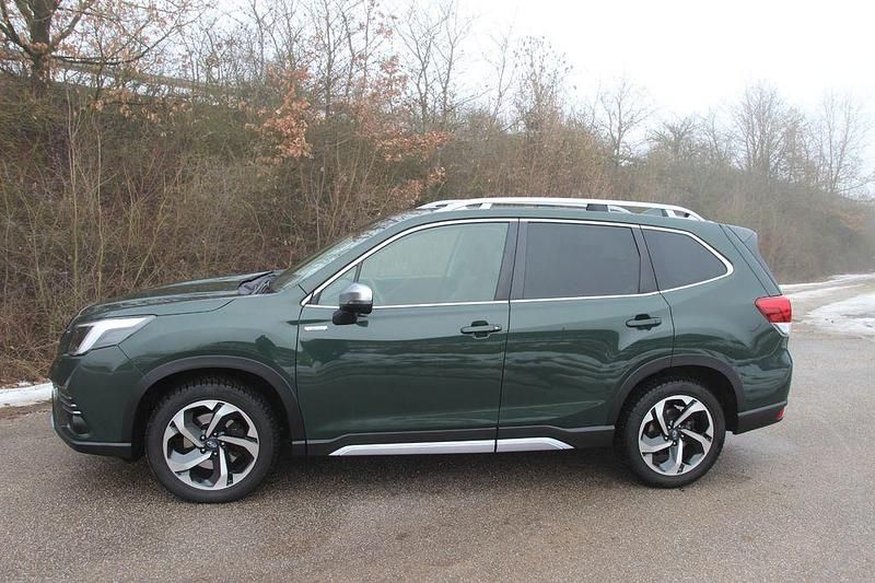 Gebraucht Subaru Forester Platinum 150 PS (110 kW) 2022 Grün SUV