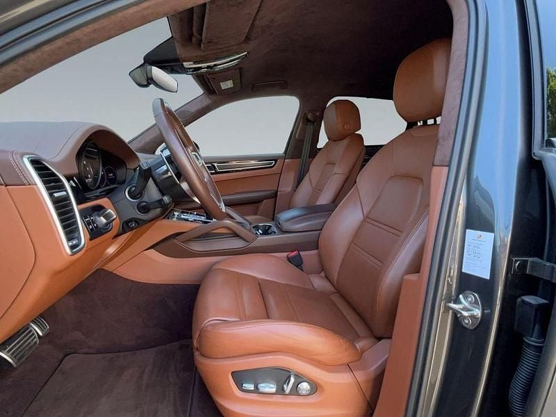 Gebraucht Porsche Cayenne GTS 460 PS (338 kW) 2020 Quarzitgraumetallic SUV