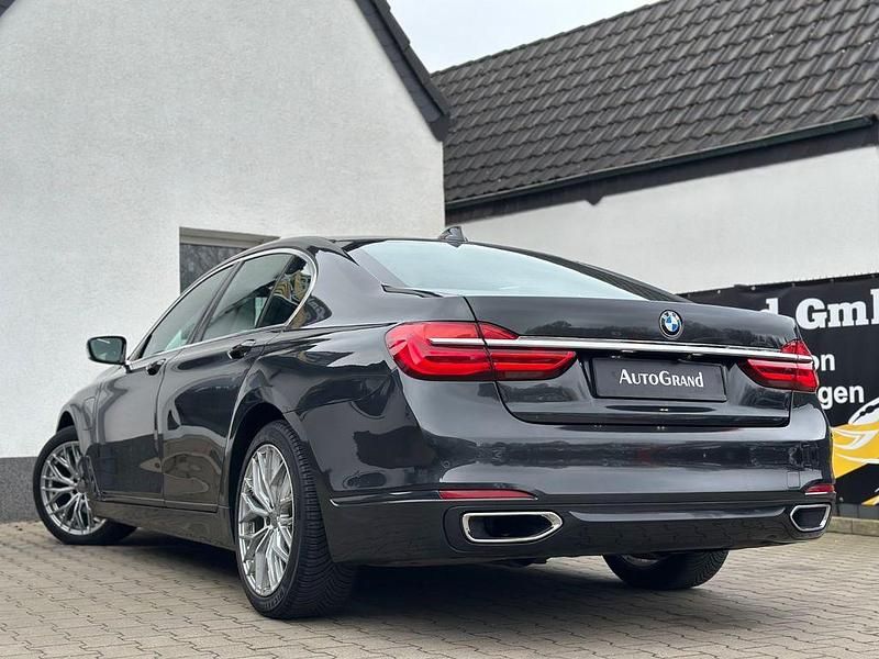 Gebraucht BMW 740 iPerformance 326 PS (239 kW) 2017 Grau Limousine