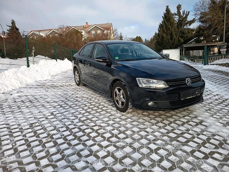 Schwarz Gebraucht 2011 VW Jetta Limousine | 3.800 € (Superpreis) - Bild 1/4