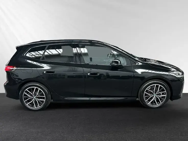 Gebraucht BMW 220 M Sport 163 PS (119 kW) 2025 Black sapphire metallic Coupé