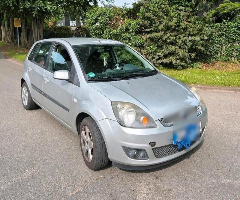 Silber Gebraucht 2007 Ford Fiesta Ghia Kleinwagen | 1.750 € (Guter Preis) - Bild 1/4