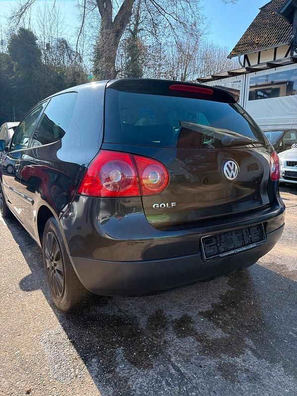 Gebraucht VW Golf V 75 PS (55 kW) 2005 Schwarz Kleinwagen