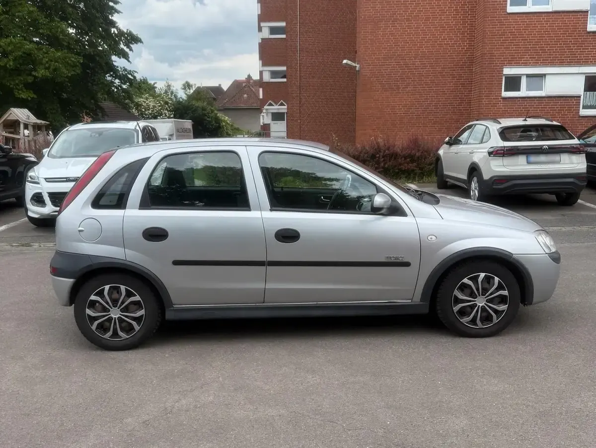 Gebraucht Opel Corsa 75 PS (55 kW) 2003 Silber Kleinwagen