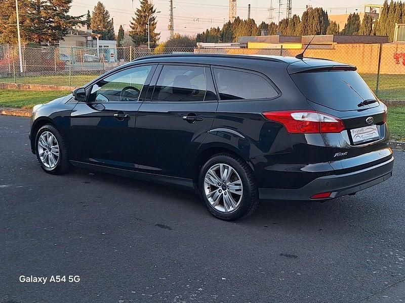 Gebraucht Ford Focus Trend 125 PS (91 kW) 2013 Schwarz Kombi