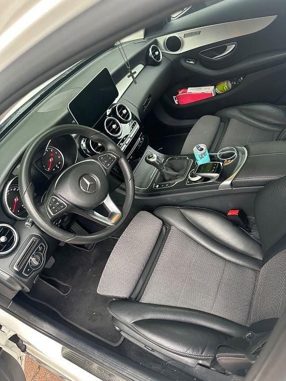Weiß Gebraucht 2017 Mercedes C200 Avantgarde Limousine | 20.500 € (Fairer Preis) - Bild 1/4