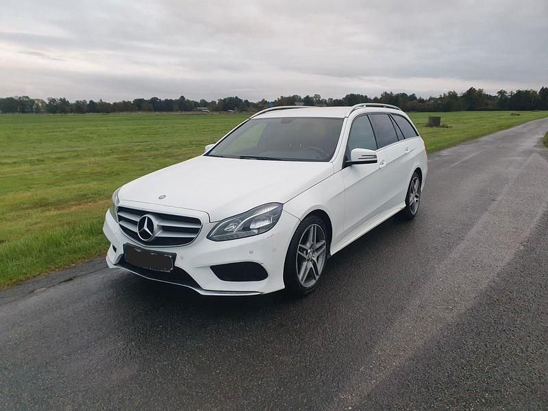 Weiß Gebraucht 2013 Mercedes E250 AMG Kombi | 12.800 € (Fairer Preis) - Bild 1/4