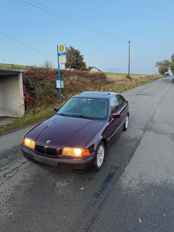 Violet Gebraucht 1997 BMW 316 Compact Kleinwagen | 2.249 € (Fairer Preis) - Bild 1/4