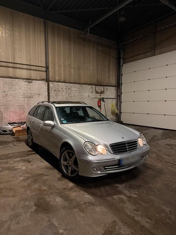 Gebraucht Mercedes C320 224 PS (164 kW) 2006 Silber Kombi