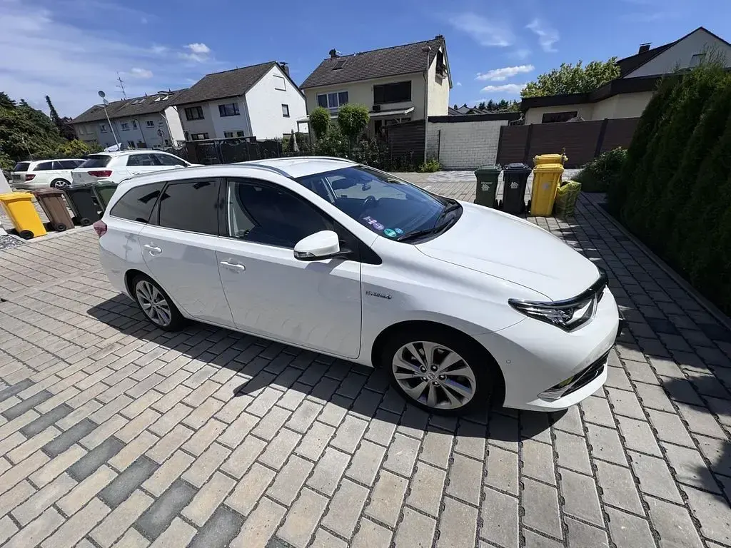 Gebraucht Toyota Auris Executive 136 PS (100 kW) 2017 Weiß Kombi