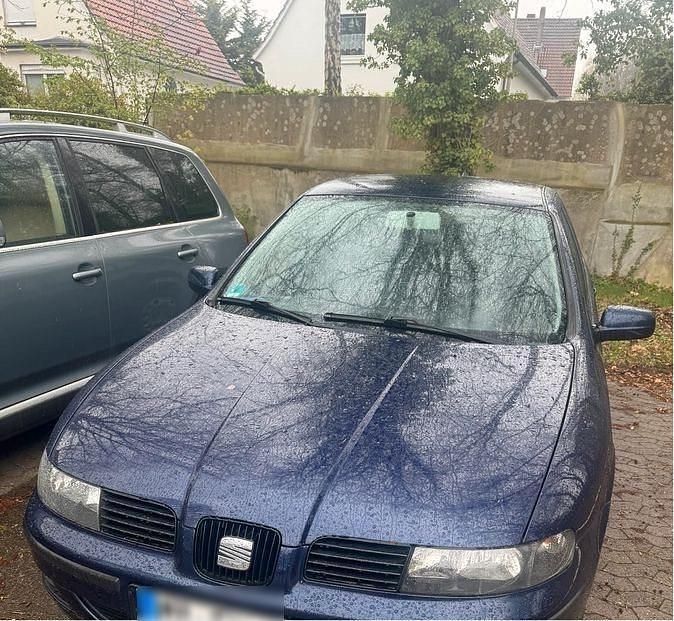 Second-hand Seat Leon 105 CP (77 kW) 2001 Albastru Hatchback