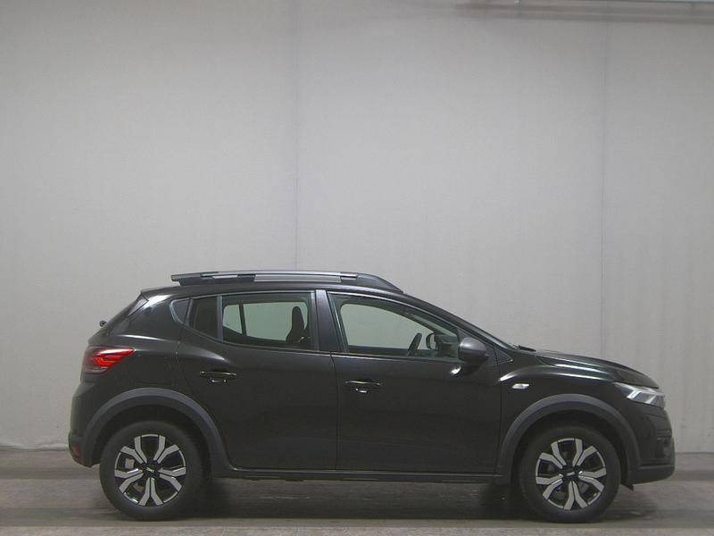 Schwarz Gebraucht 2023 Dacia Sandero Expression Limousine | 13.780 € (Fairer Preis) - Bild 1/4