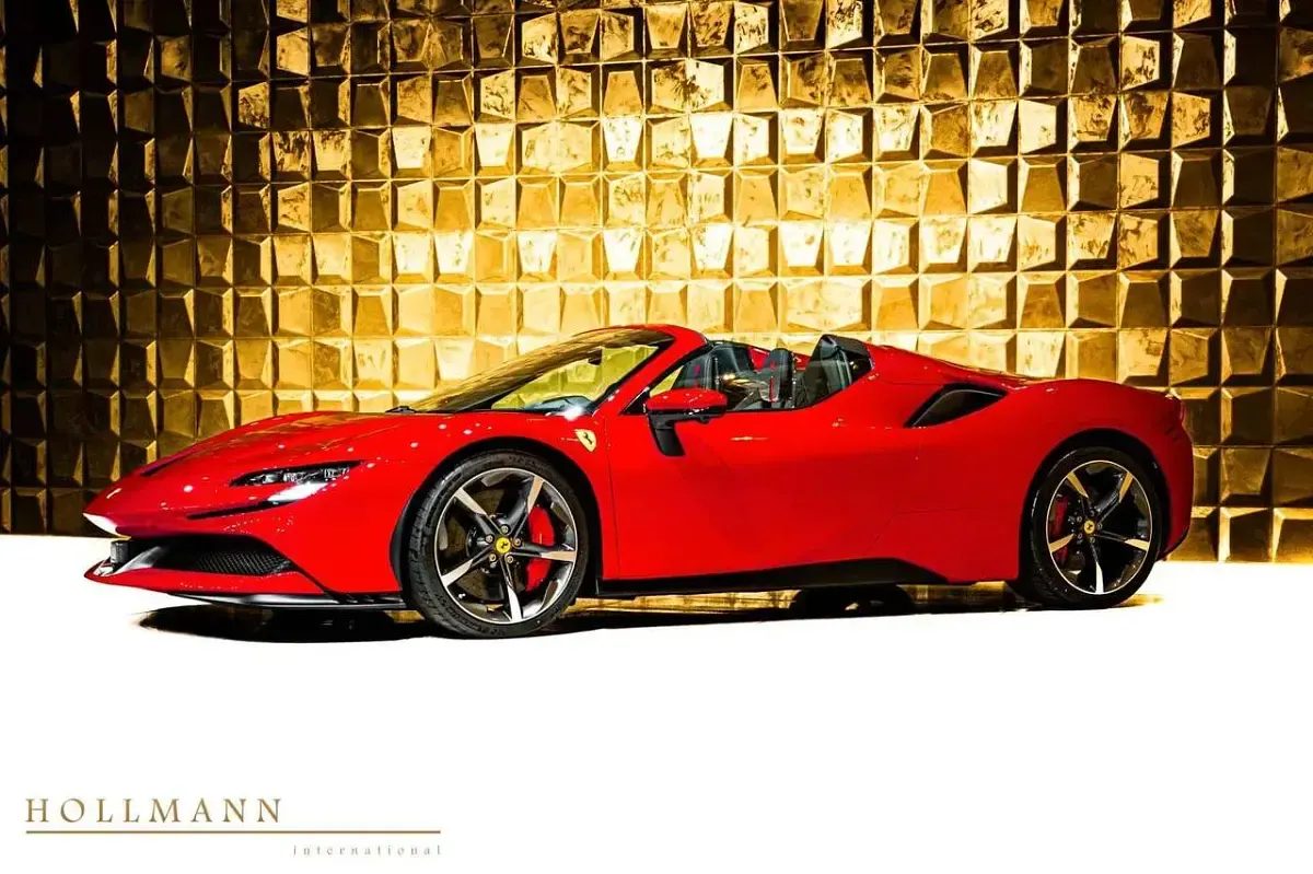 Nouă Ferrari SF90 999 CP (734 kW) 2026 Roșu Cabrio