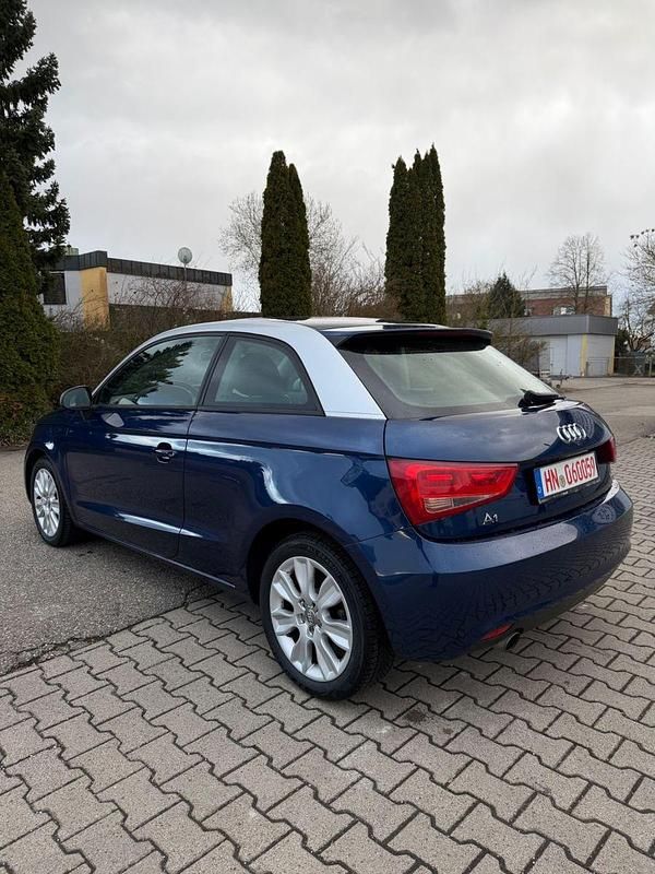 Gebraucht Audi A1 Ambition 90 PS (66 kW) 2012 Blau Kleinwagen