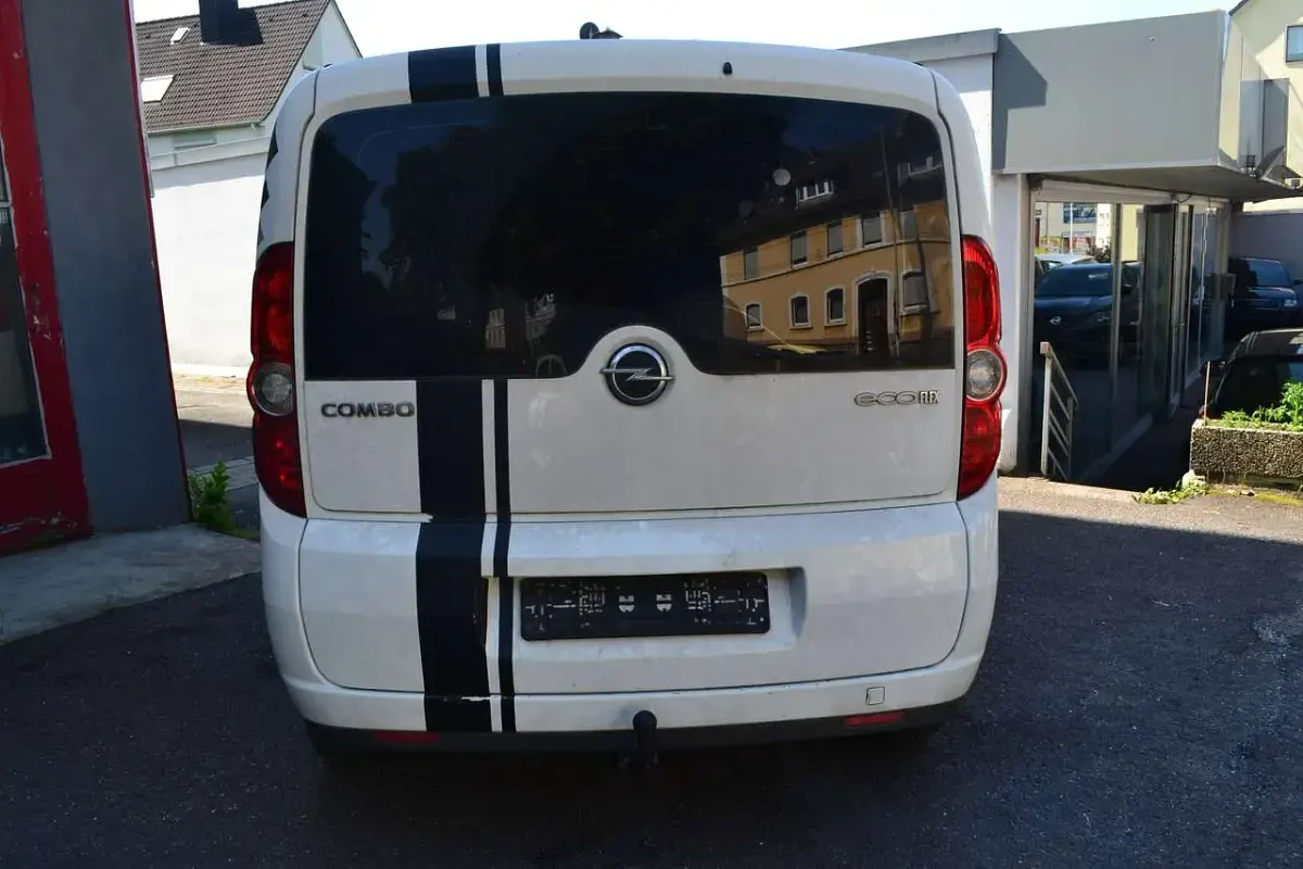 Gebraucht Opel Combo 90 PS (66 kW) 2012 Polarweiss Van / Kleinbus
