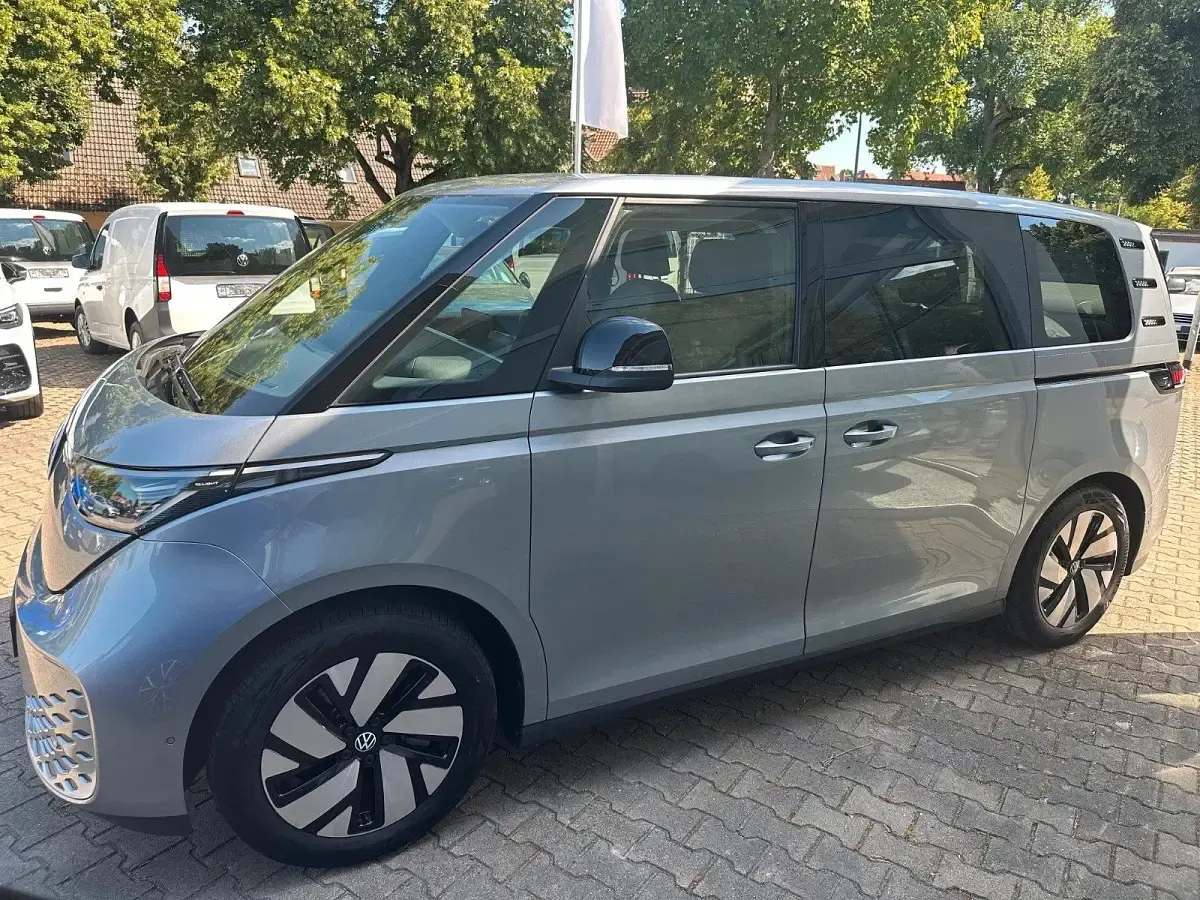 Gebraucht VW ID. Buzz Comfortline 150 kW (204 PS) 2023 Silber Van / Kleinbus