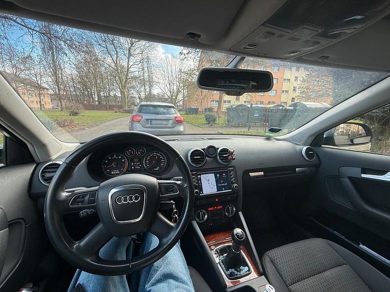 Gebraucht Audi A3 128 PS (94 kW) 2010 Grau Kleinwagen