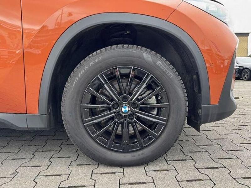 Second-hand BMW X1 Shadowline 204 CP (150 kW) 2023 Portocaliu SUV
