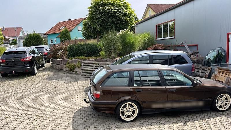 Gebraucht BMW 323 170 PS (125 kW) 1997 Braun Kombi