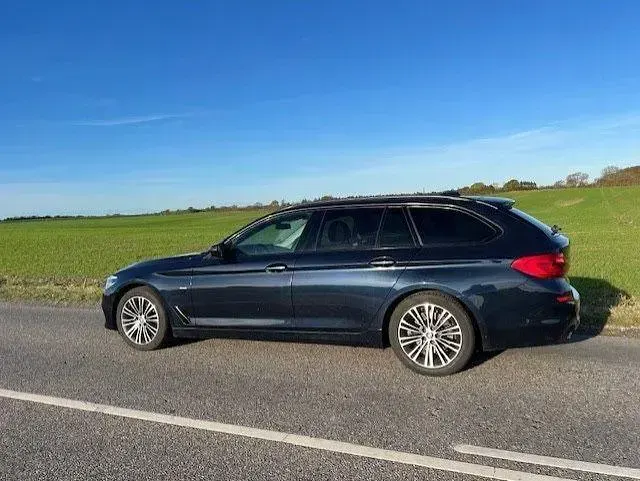 Gebraucht BMW 520 Sport Line 190 PS (139 kW) 2018 Blau Kombi
