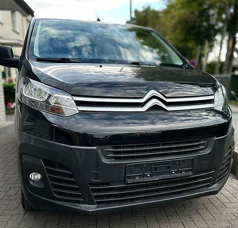 Schwarz Gebraucht 2017 Citroën Jumpy Van / Kleinbus | 9.150 € (Superpreis) - Bild 1/4