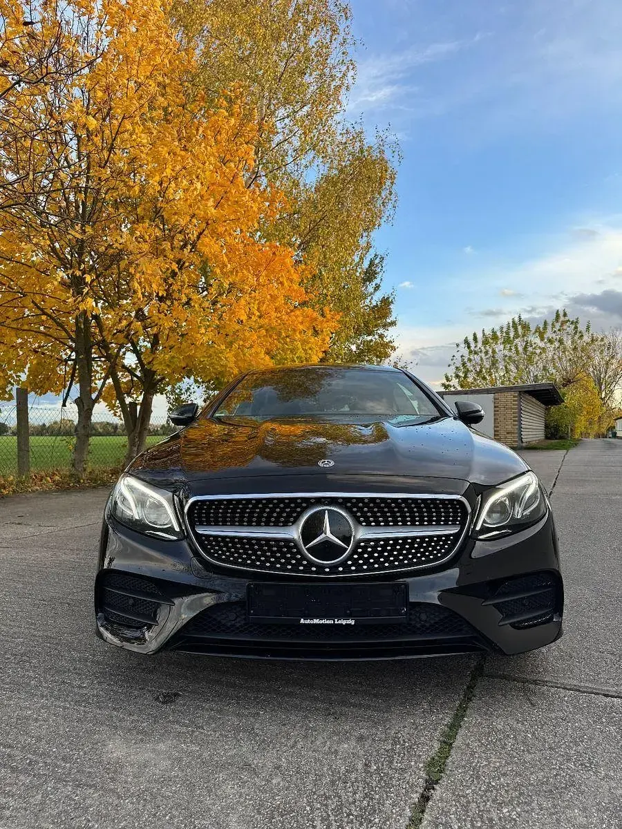 Gebraucht Mercedes E220 AMG line 194 PS (142 kW) 2018 Schwarz Coupé