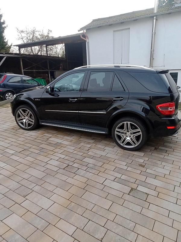 Gebraucht Mercedes ML63 AMG AMG 510 PS (375 kW) 2010 Schwarz SUV