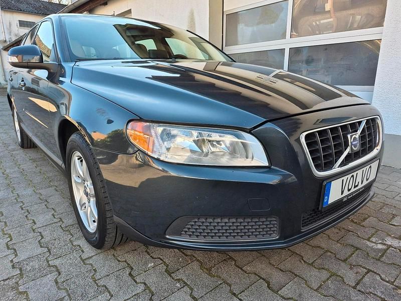 Gebraucht Volvo V70 136 PS (100 kW) 2010 Grau Kombi