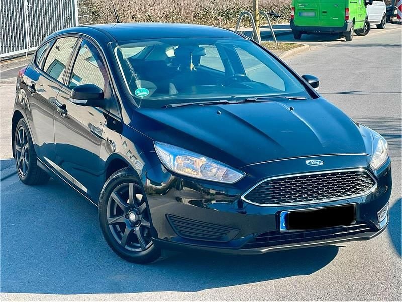 Second-hand Ford Focus Trend 101 CP (74 kW) 2015 Negru Berlinǎ