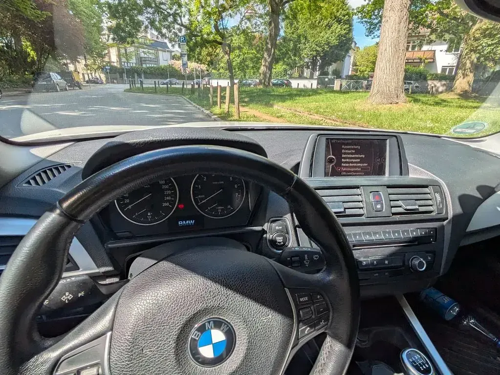 Gebraucht BMW 116 Performance 136 PS (100 kW) 2013 Weiß Kleinwagen